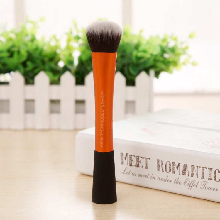 Foundation And Powder Makeup Brush
