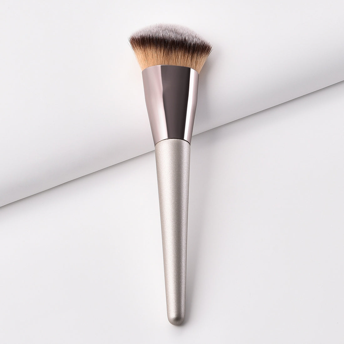 Champagne Gold Powder Foundation Makeup Brush