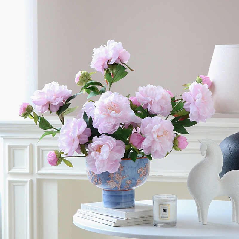 Decorate Blue-and-white Porcelain Vases For The New Year