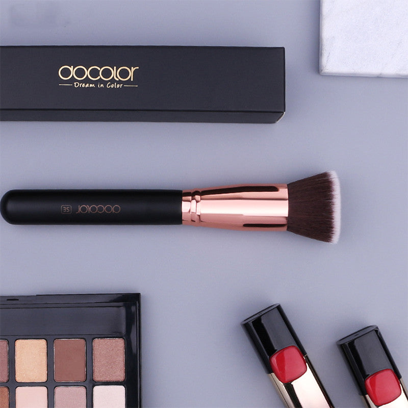 Foundation And Loose Powder Brush