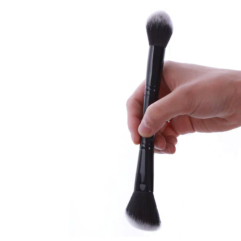 Double-Head Powder Blusher And Highlighter Brush
