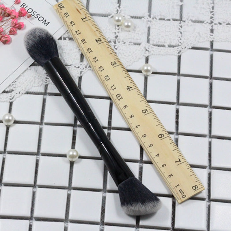 Double-Head Powder Blusher And Highlighter Brush