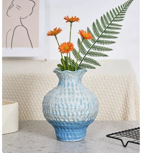 Retro Ceramic Vases Are Perfect For Hydroponic Flowers